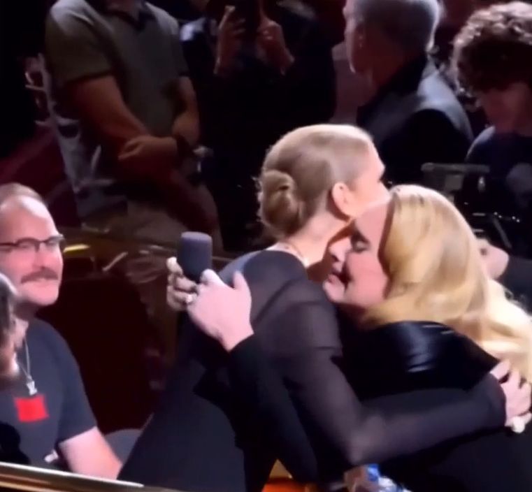Moment plin de emoție la concertul lui Adele. Artista a izbucnit în LACRIMI când a văzut-o pe Celine Dion printre spectatori