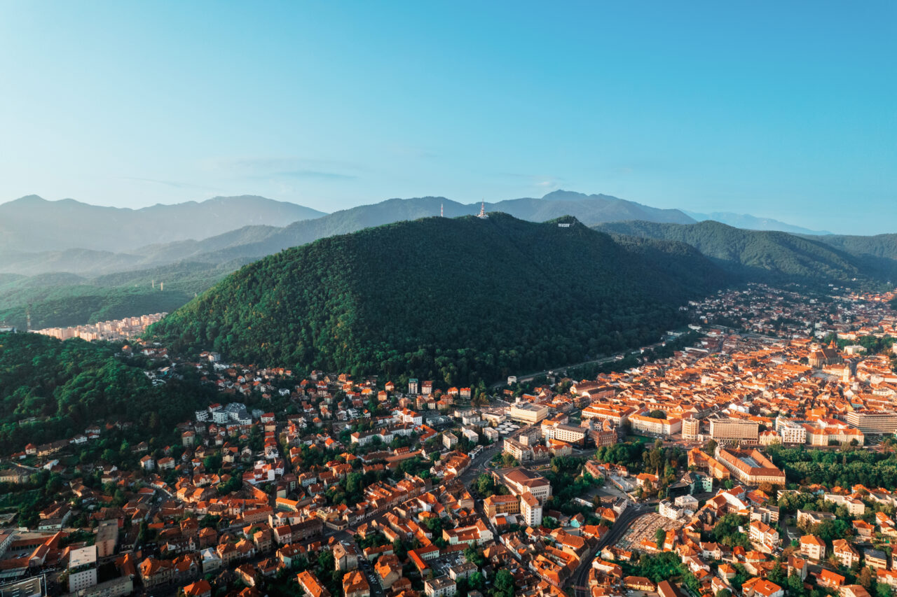 Stațiunea din România care i-a uimit pe turiști! Plătesc câteva sute de lei pentru un sejur în „Raiul din Ardeal” cu așezări pitorești și aer curat