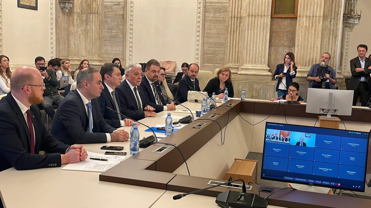 Conducerea BNR a primit aviz favorabil în comisiile reunite ale Parlamentului pentru un nou mandat. Câte voturi a obținut Mugur Isărescu
