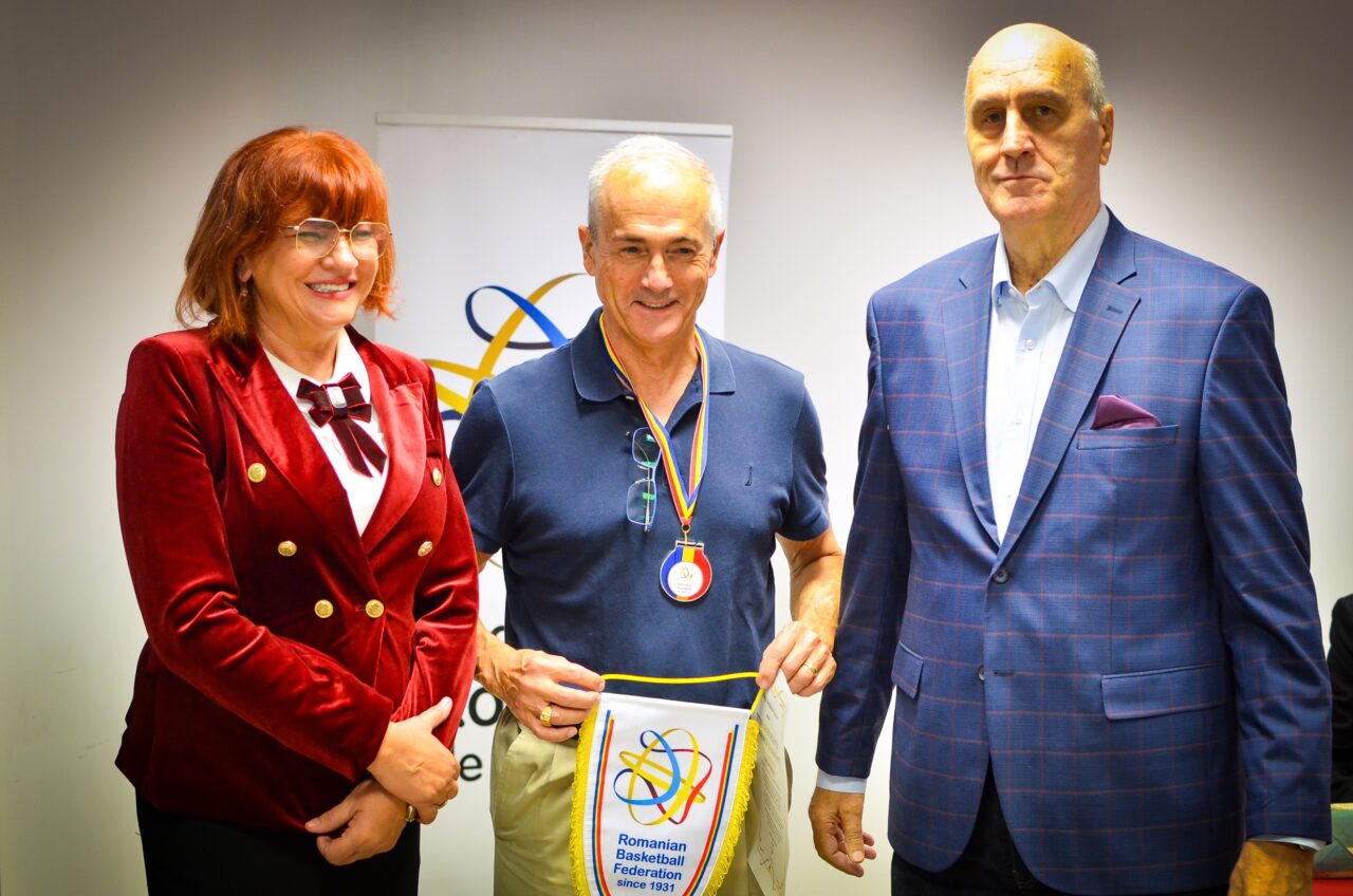 Adrian Bejan şi Dan Moraru au primit titluri de EXCELENȚĂ din partea Federaţiei Române de Baschet