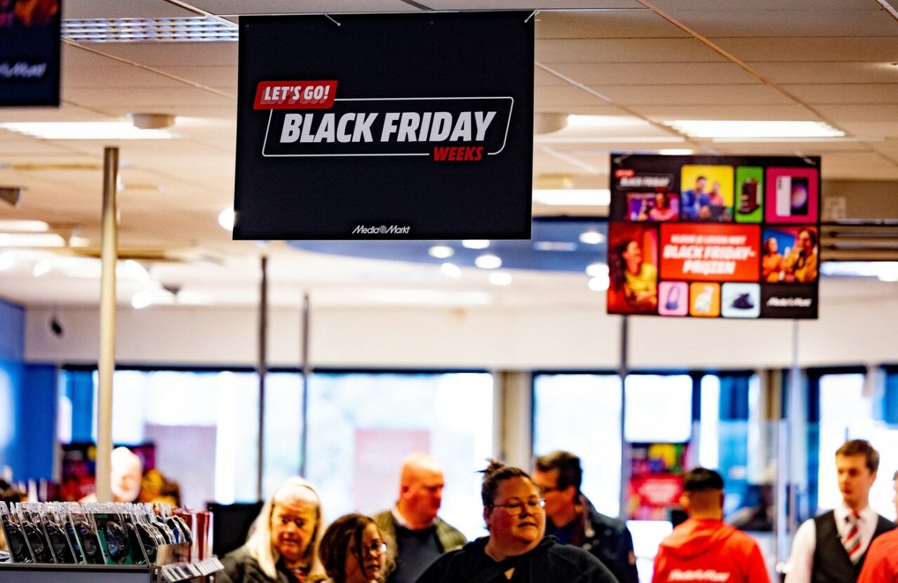 S-a anunțat oficial data pentru BLACK FRIDAY în România. Comercianții anticipează o creștere a vânzărilor cu cel puțin 10% față de anul trecut