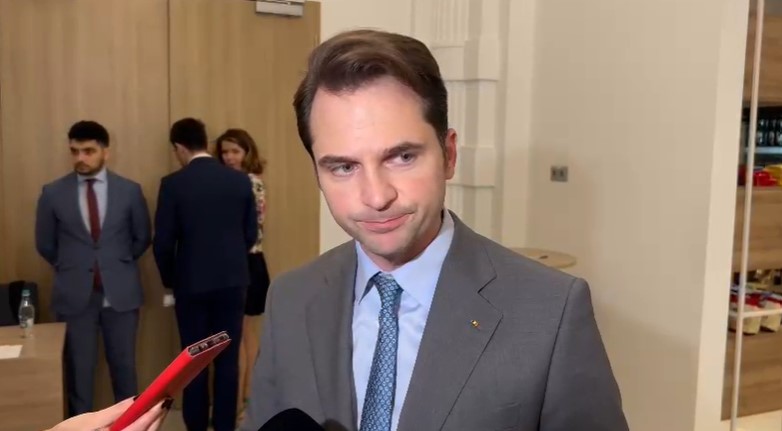 Sebastian Burduja, înaintea NEGOCIERILOR pentru un nou GUVERN: Prioritatea zero pentru România este să rămână pe calea EUROPEANĂ