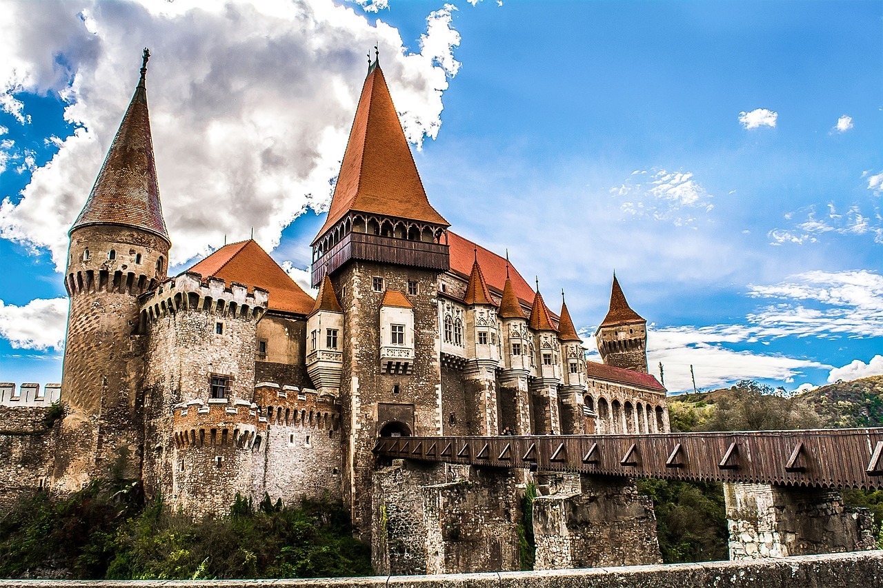 Castelul din România, în „top 10 destinații de basm din Europa”. Un loc secret îi atrage pe turiști