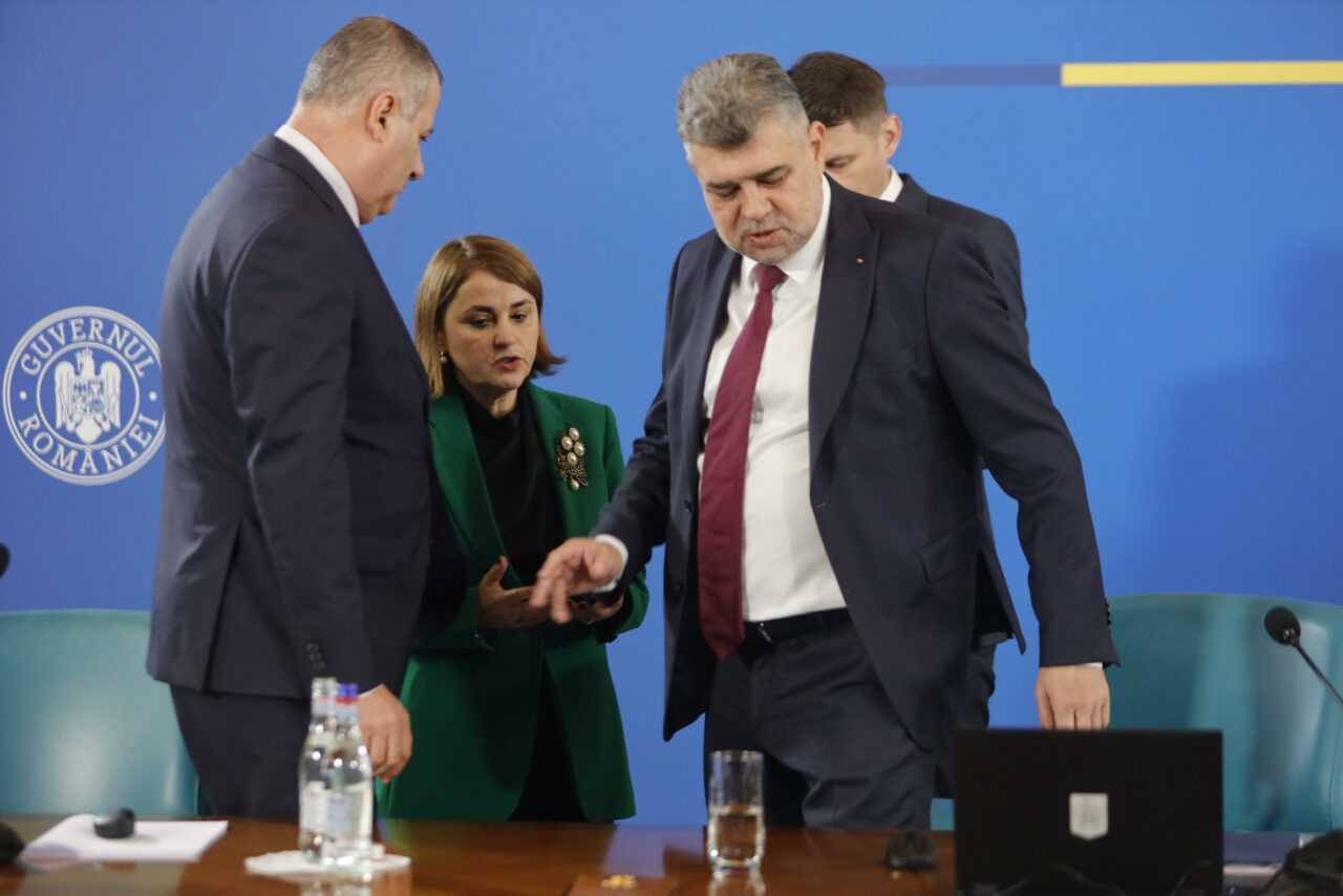 Premierul Marcel Ciolacu a convocat CELULĂ de CRIZĂ pentru românii din Spania afectați de inundații