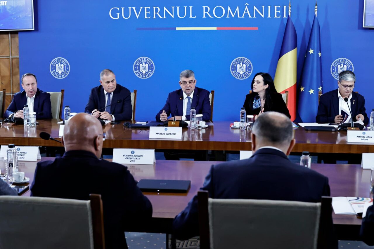 Marcel Ciolacu anunță că de la 1 ianuarie 2025 SALARIUL minim va fi 4.050 de lei. SCUTIRE de taxe pe cei 300 lei