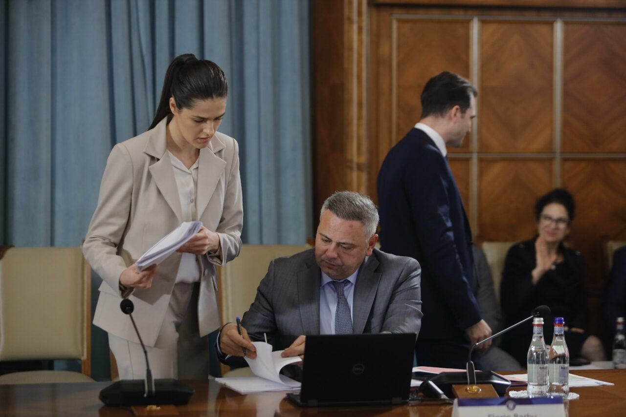 Florin Barbu: Sute de FERME și unități din industria alimentară devin independente energetic, cu bani europeni