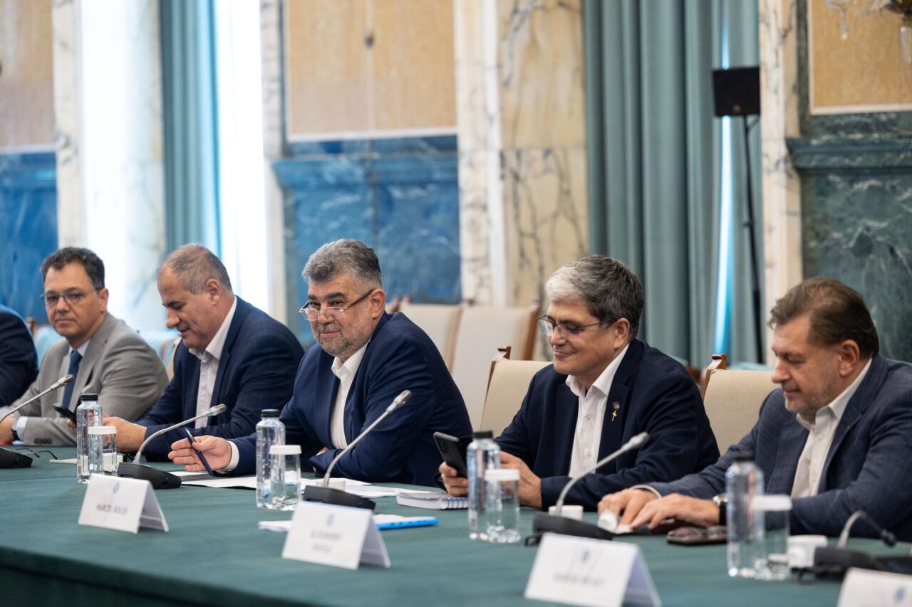 Guvernul urmează să aprobe măsuri importante privind ASIGURĂRILE, instruirea personalului ucrainean pe avioanele F-16 și transporturile feroviare