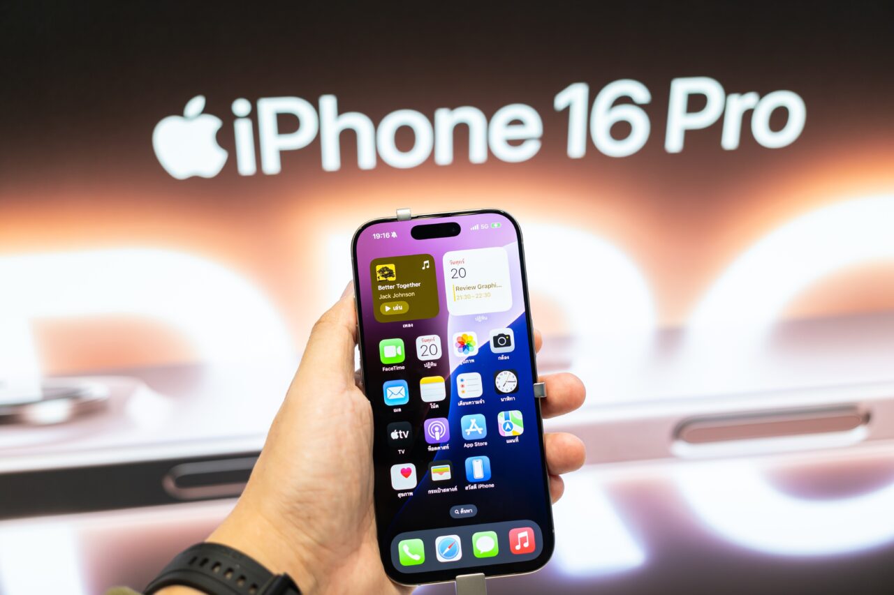 iPhone 16, cel mai nou telefon lansat de Apple, are o problemă gravă: Bateria se descarcă mult prea repede