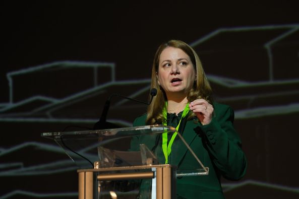 Ligia Deca: Limba ROMÂNĂ va fi predată și la Cambridge