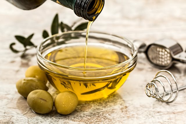 5 aspecte de care trebuie să ții cont, atunci când cumperi ulei de MĂSLINE. Reguli care asigură calitatea produse