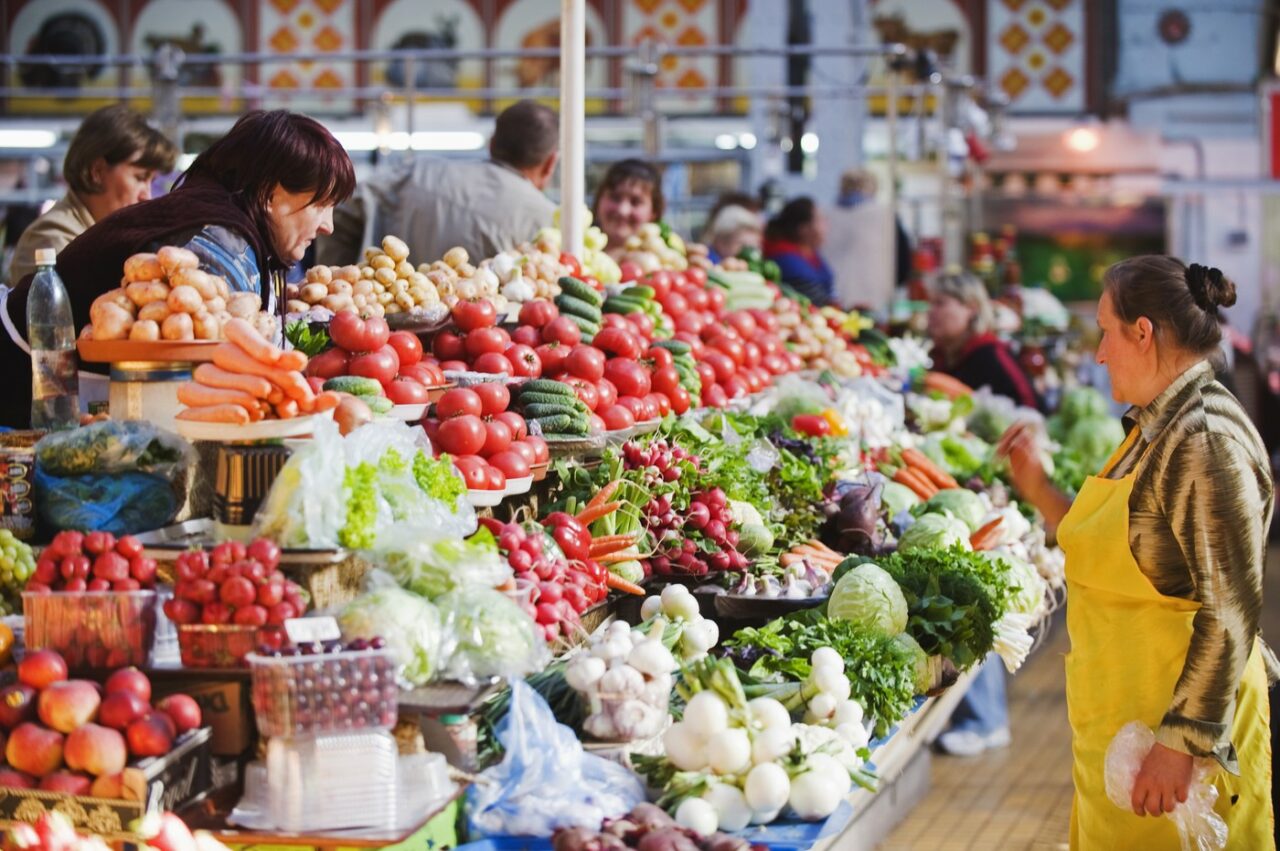 Prețurile legumelor pentru MURĂTURI s-au dublat în piețe. Cu cât le poți cumpăra direct de la producători