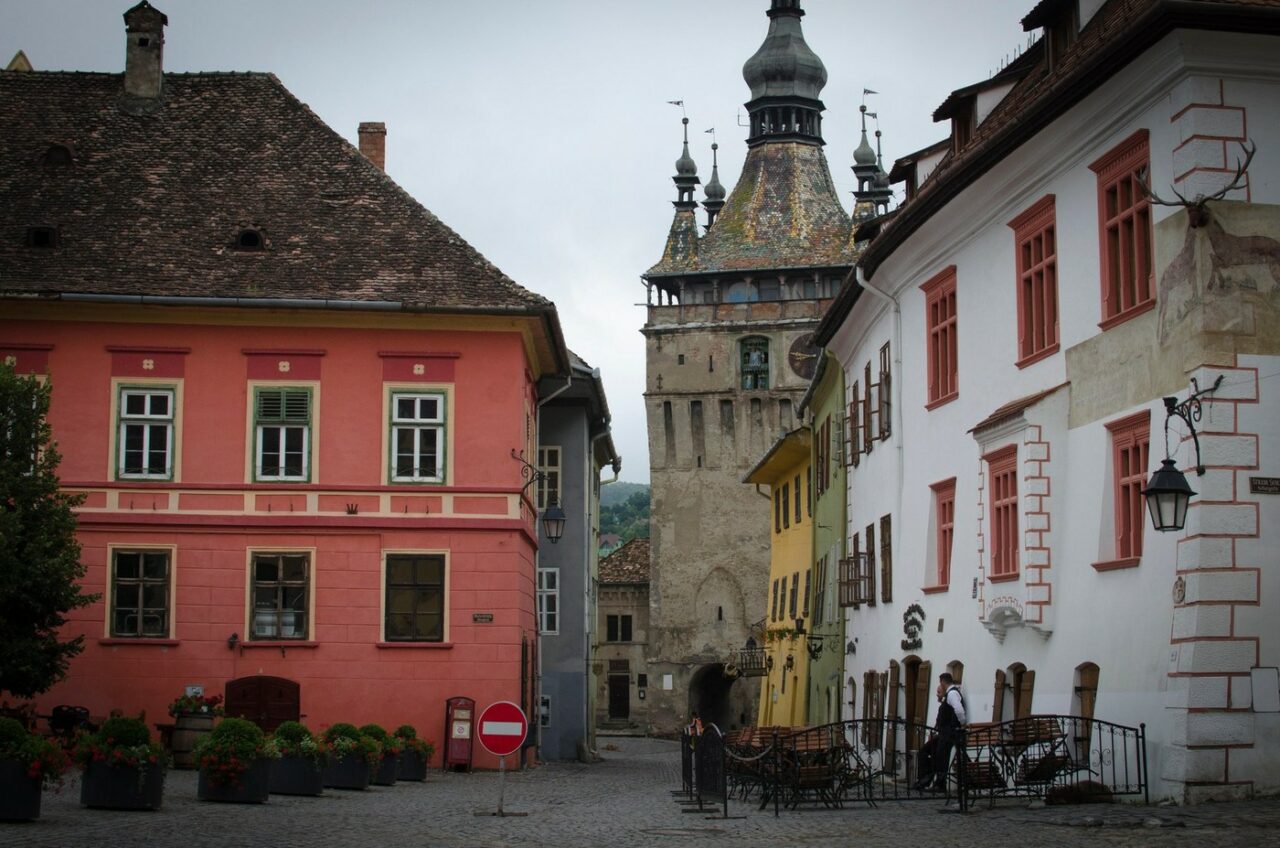 Atrage anual peste 250.000 de turiști. Care este orașul considerat PERLA medievală a României