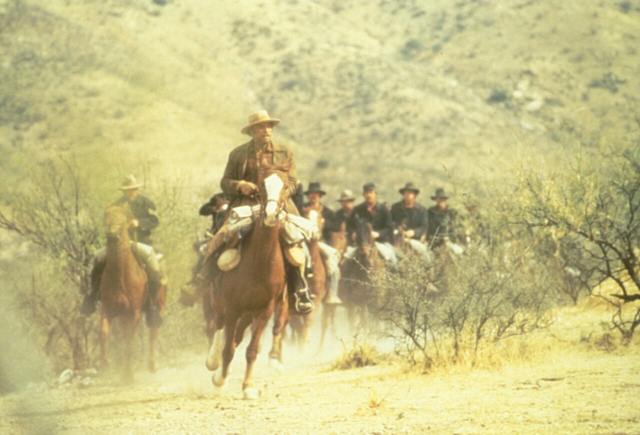 Cine a fost ACTORUL român care a strălucit în roluri de indieni apași în filmele Western. Producătorii l-au găsit întâmplător prin Brașov