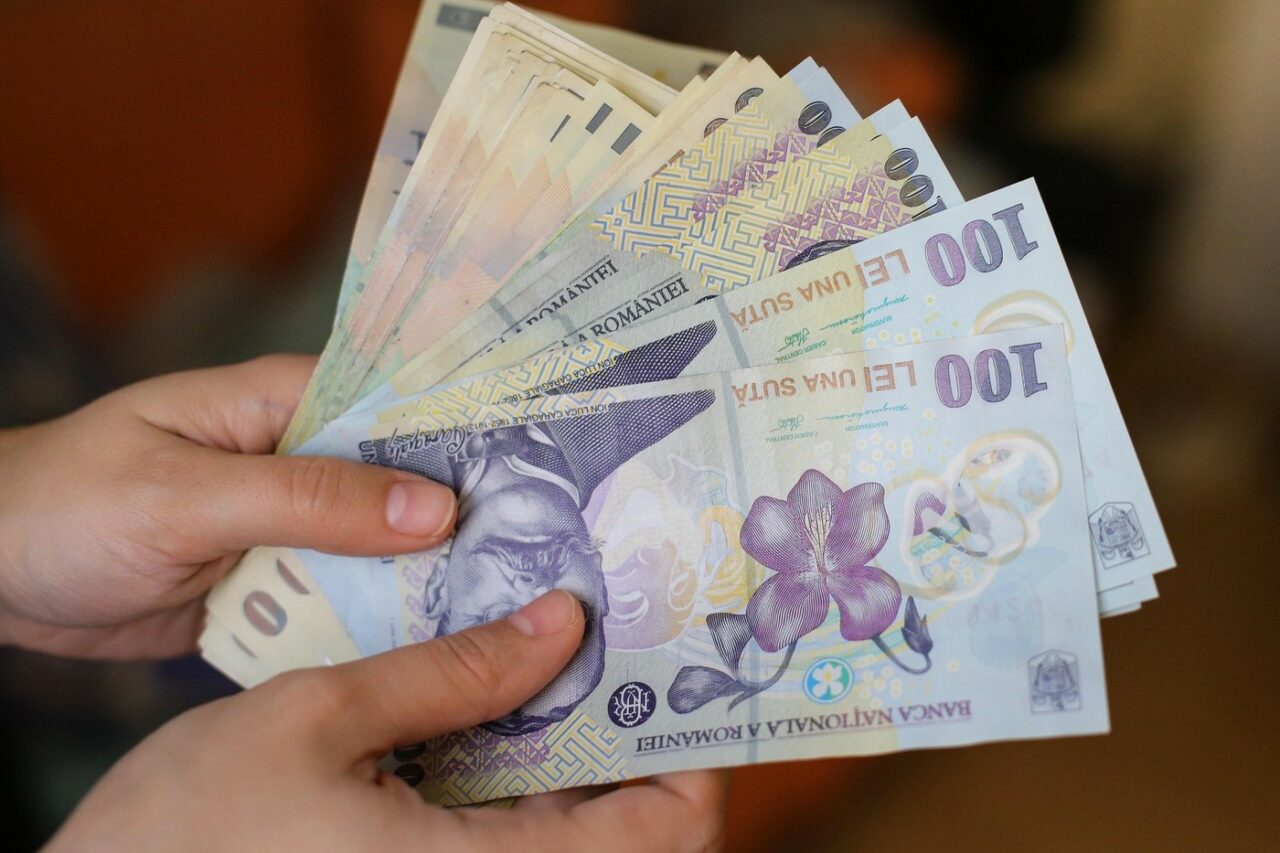 Profesoară de religie din Constanța, acuzată de părinți că i-a PĂCĂLIT cu o excursie care s-a anulat. Femeia a strâns banii, dar nu i-a mai dat înapoi