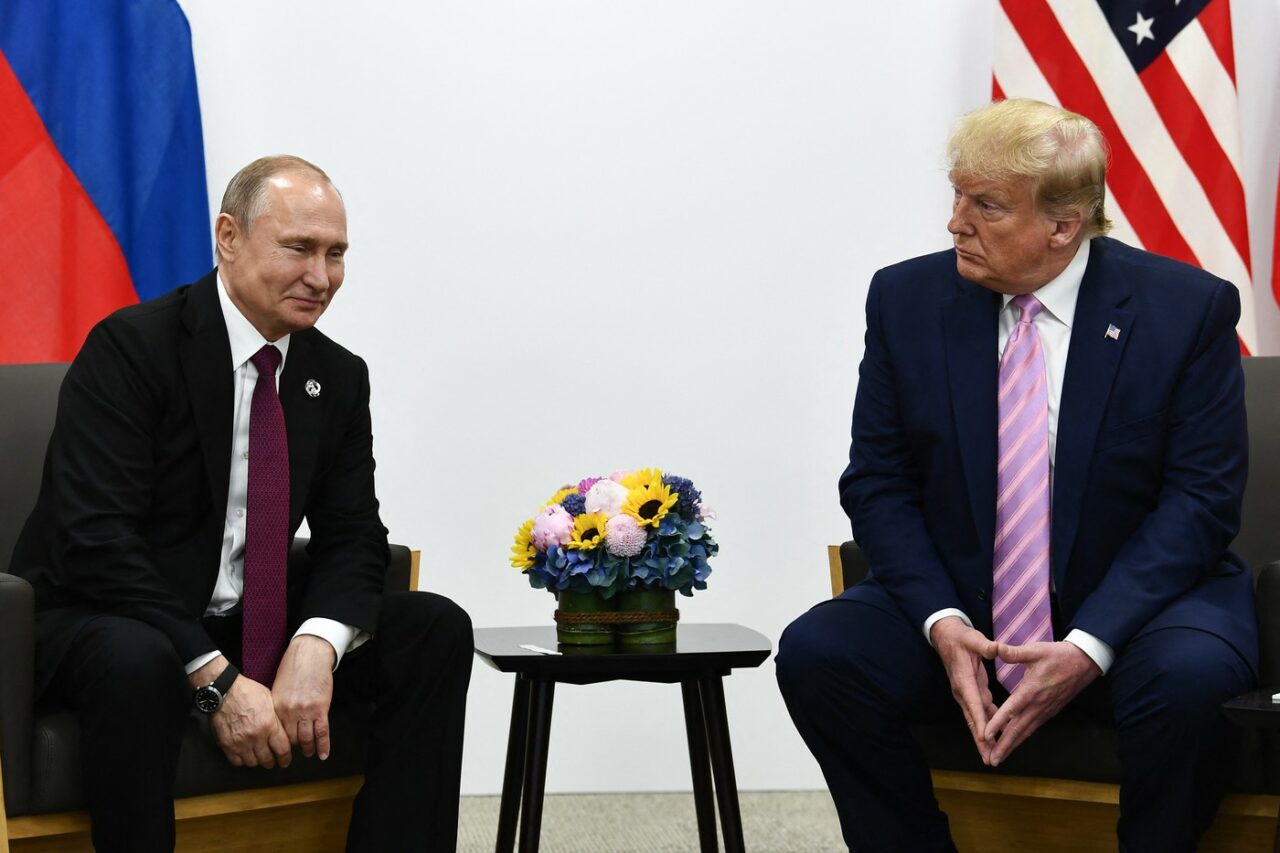Trump promite un nou plan pentru a opri RĂZBOIUL din Ucraina. E o reinterpretare a acordurilor de la Minsk, iar Putin să iasă învingător