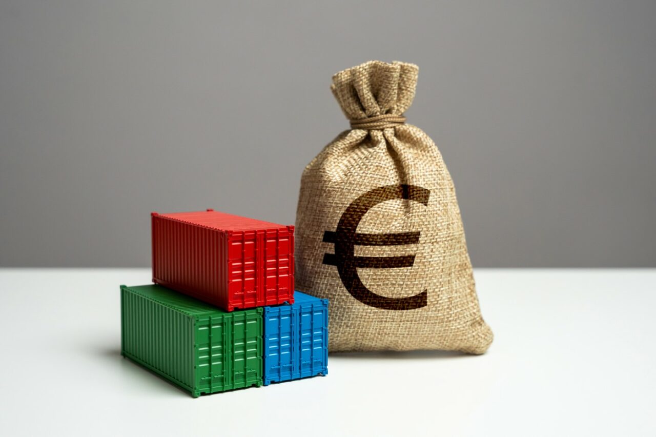 Experți BCE: Firmele din spațiul UE ar fi afectate semnificativ de ȘOCURI produse în rețelele de aprovizionare cu materii prime din China