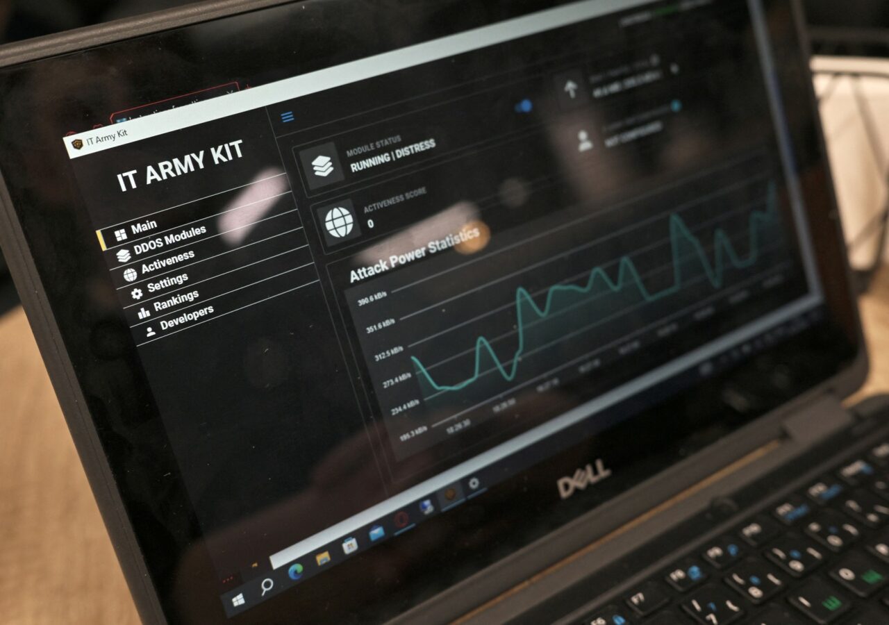 Pentru a doua zi la rând, hackerii ucraineni au lovit sistemele informatice ale instituțiilor din Rusia