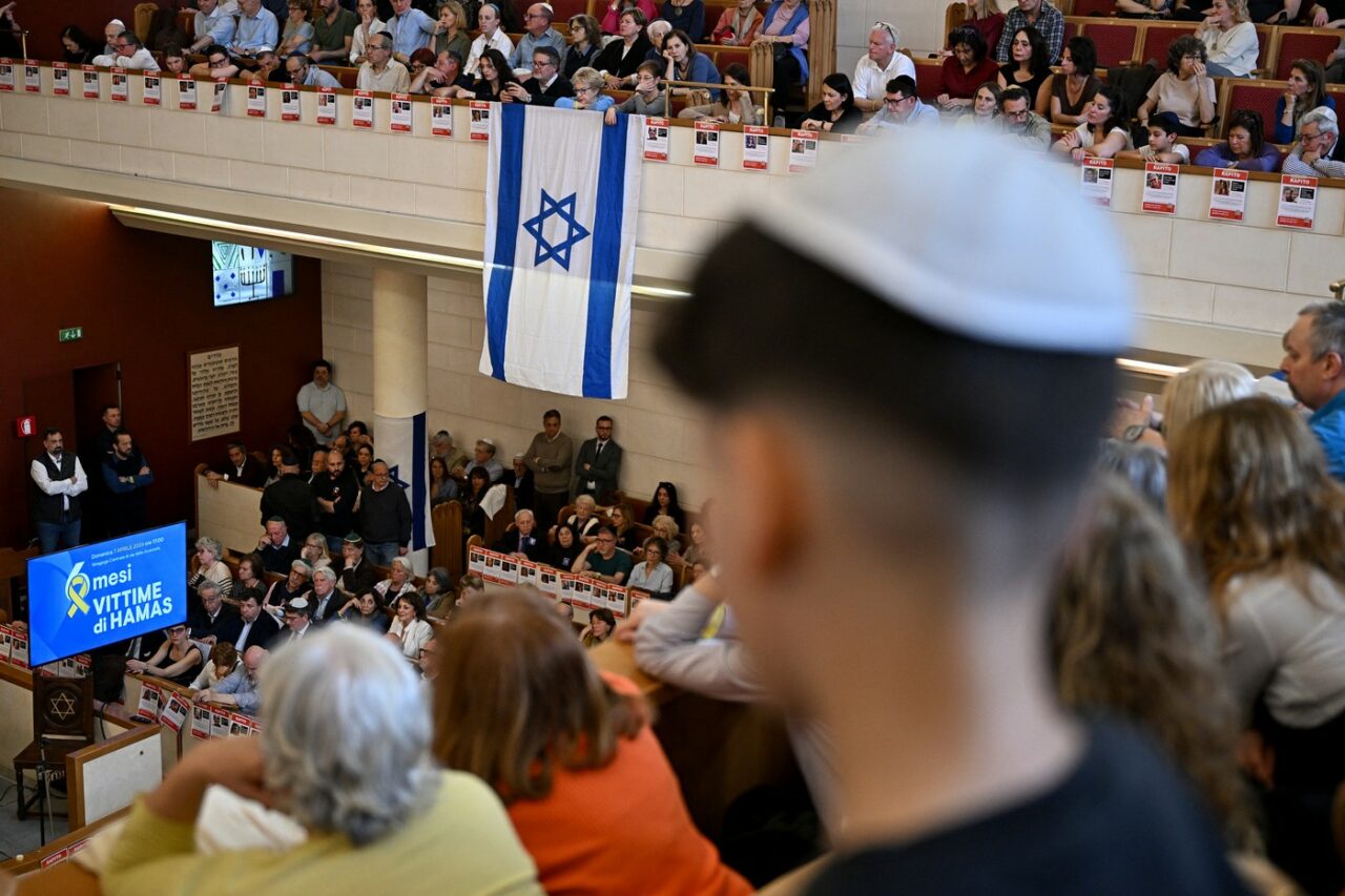 Reuters: Cele două ceremonii comemorative din Israel relevă VERSIUNILE paralele referitoare la atacurile din 7 octombrie 2023