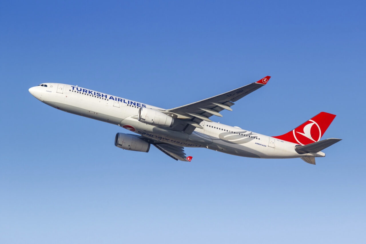 TRAGEDIE la bordul unui avion Turkish Airlines. Unul dintre piloți a murit la scurt timp după decolare
