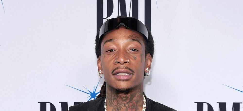 Cum au descoperit polițiștii ce cantitate de DROGURI avea asupra lui Wiz Khalifa la Beach Please. Artistul dat de gol de coșul de gunoi din backstage