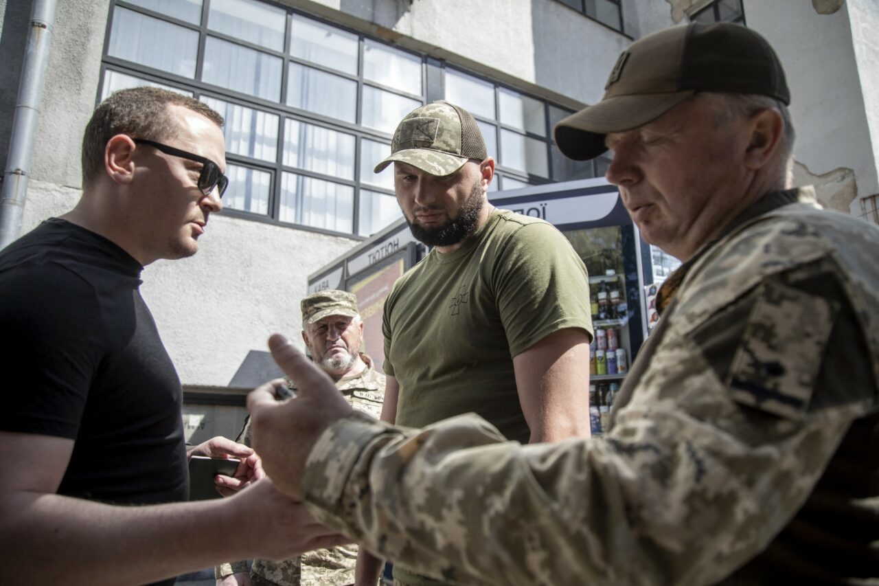 Ucraina: RAZII la concerte, în restaurante și mall-uri în căutarea celor care fug de înrolare