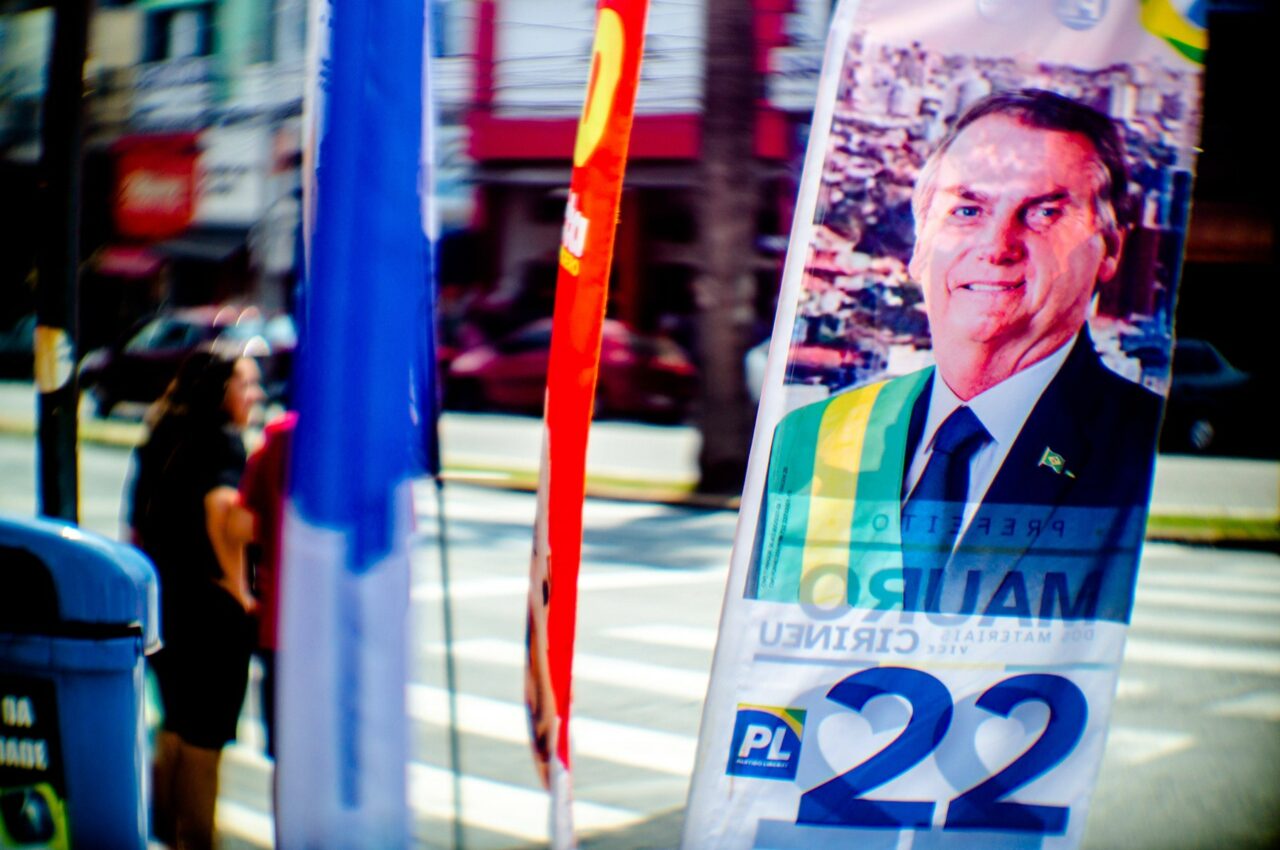 Dreapta din Brazilia speră că o victorie a lui Trump l-ar ajuta pe Jair Bolsonaro să revină la putere în 2026: „Să facem ordine aici.”