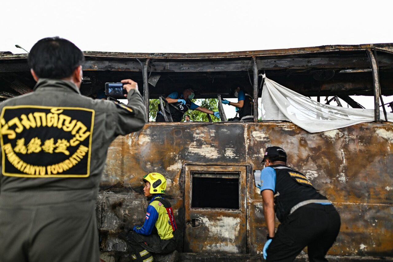 Cel puțin 23 de morți după ce un autocar plin cu elevi a luat FOC în Thailanda