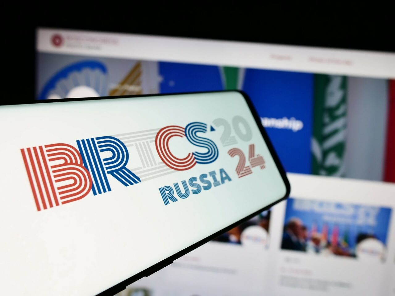 Rusia invită statele BRICS într-un sistem financiar propriu, care să le apere de SANCȚIUNI