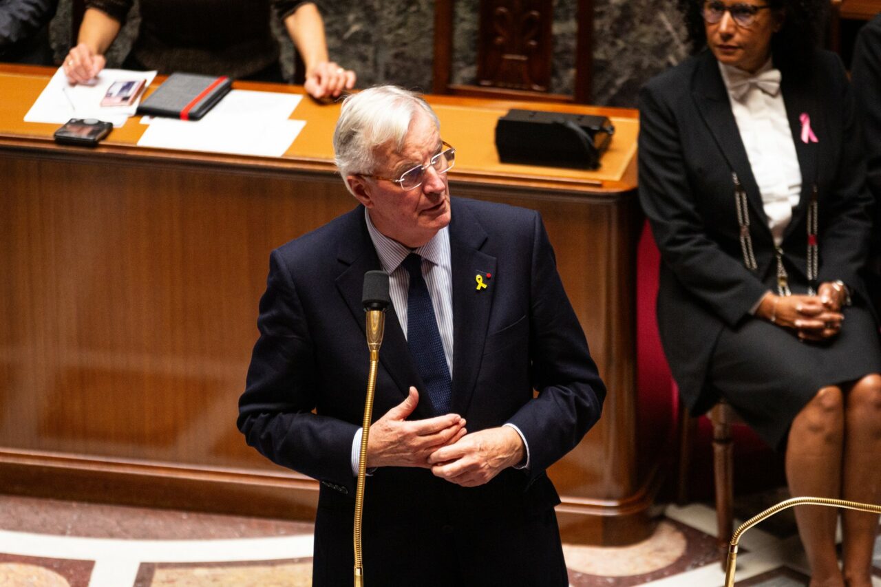 Franța: Guvernul prezintă planurile pentru bugetul pe 2025. Ar putea include taxe mai mari și tăieri de cheltuieli