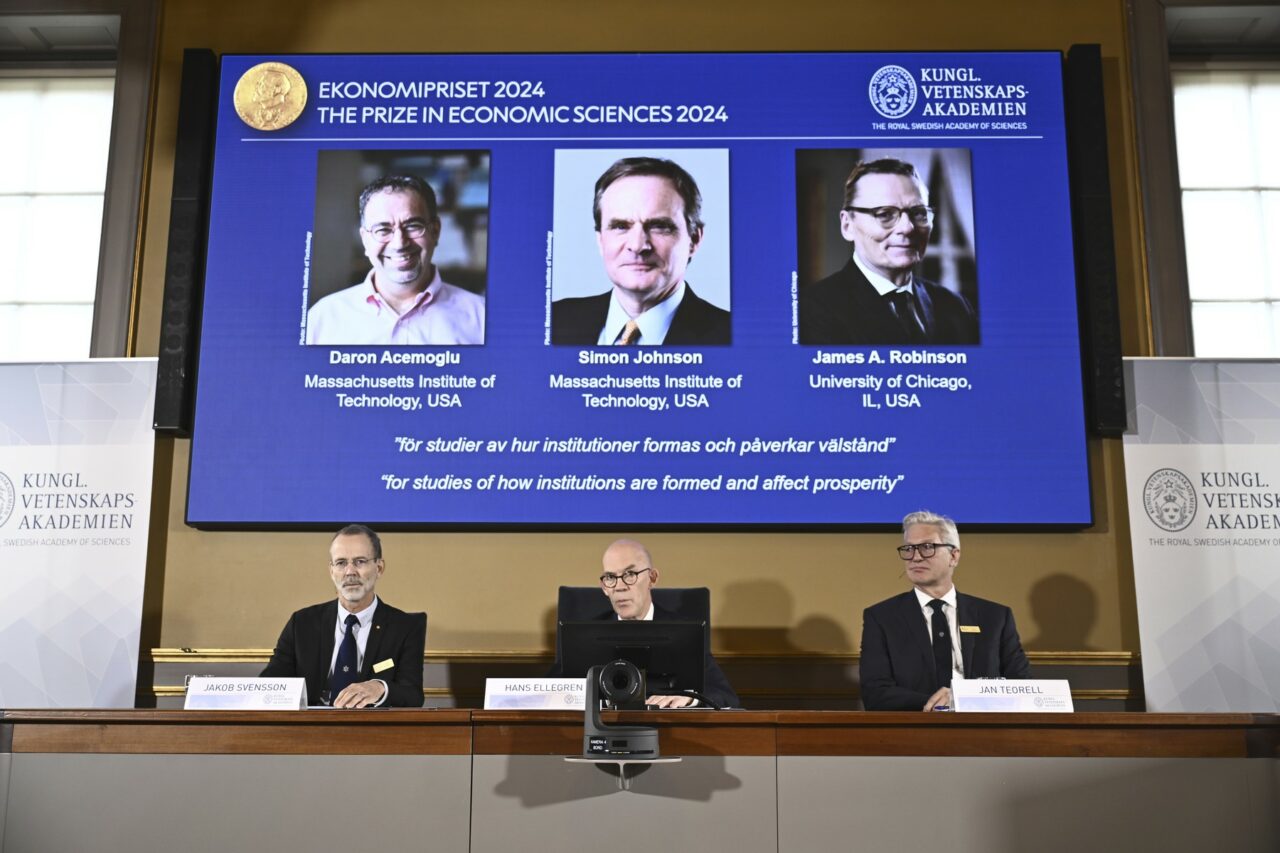 Premiul Nobel pentru economie, acordat pentru cercetări privind diferențele de prosperitate între națiuni