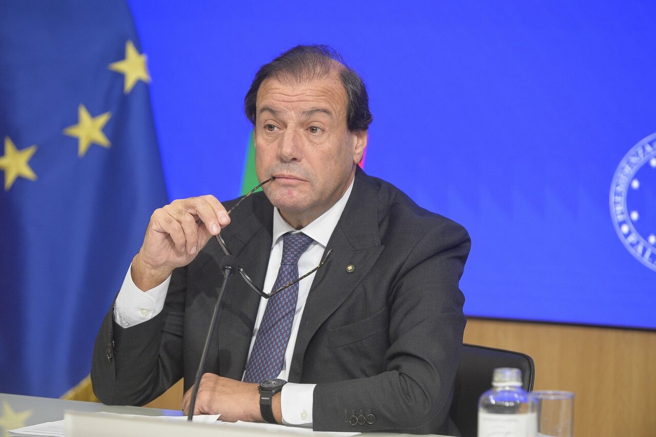 Bugetul Italiei din 2025, parțial finanțat printr-o taxă percepută de la bănci și asigurători
