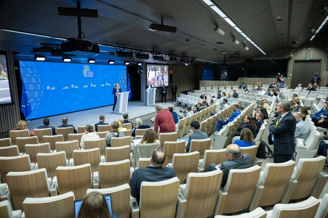 UE nu are o listă comună a țărilor considerate sigure pentru repatrierea imigranților /Comisia Europeană: „Lucrăm la această listă”