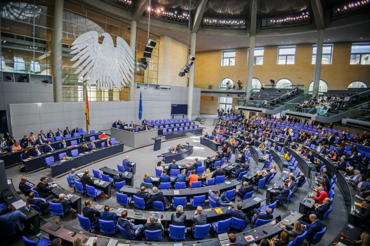 În Germania, Bundestagul aprobă prima parte a controversatului „pachet de securitate”