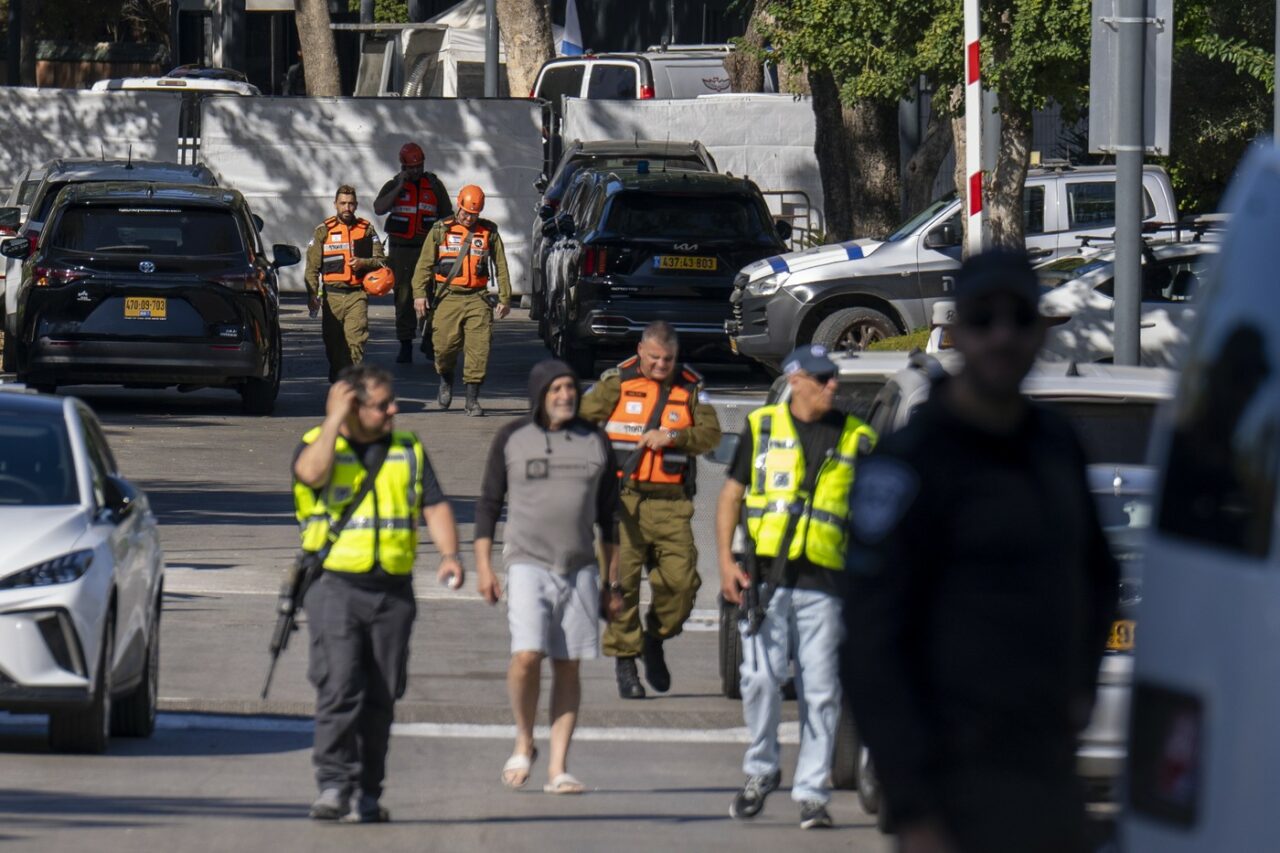 Hezbollah revendică ATACUL cu dronă de la reședința lui Netanyahu. Obiectul exploziv a lovit fereastra de la dormitorul premierului israelian