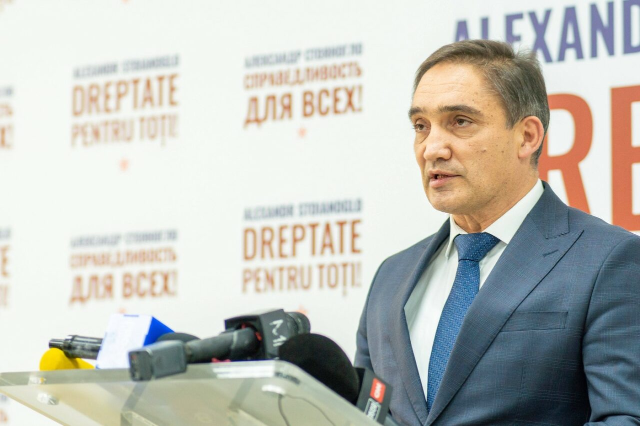 Alexandr Stoianoglo a REFUZAT să vorbească de avantajele pașaportului european pe care-l deține, în dezbaterea cu Maia SANDU