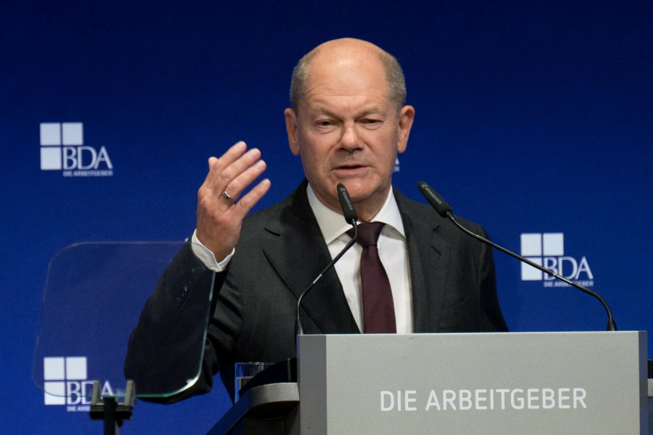 Olaf Scholz cere companiilor germane să angajeze mai mulți oameni și să mărească salariile pentru a ajuta la revigorarea creșterii economice