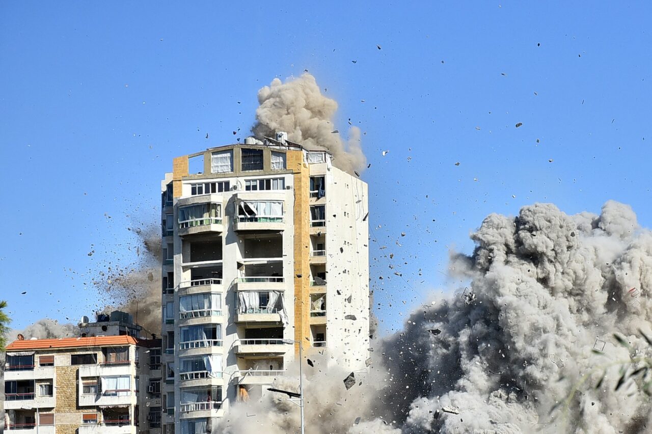 Momentul în care armata israeliană a distrus o clădire din Beirut /Comisarul ONU pentru Drepturile Omului este „ÎNGROZIT” de atacurile Israelului