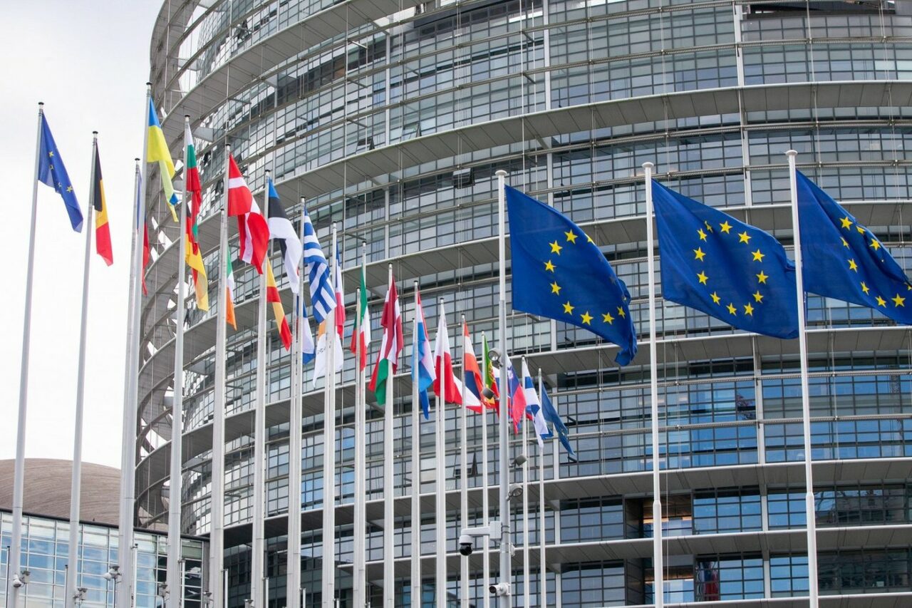 Zeci de europarlamentari îi cer Ursulei von der Leyen să se RENUNȚE la ora de vară. „Sistemul actual este depăşit” / Ungaria, opinie separată
