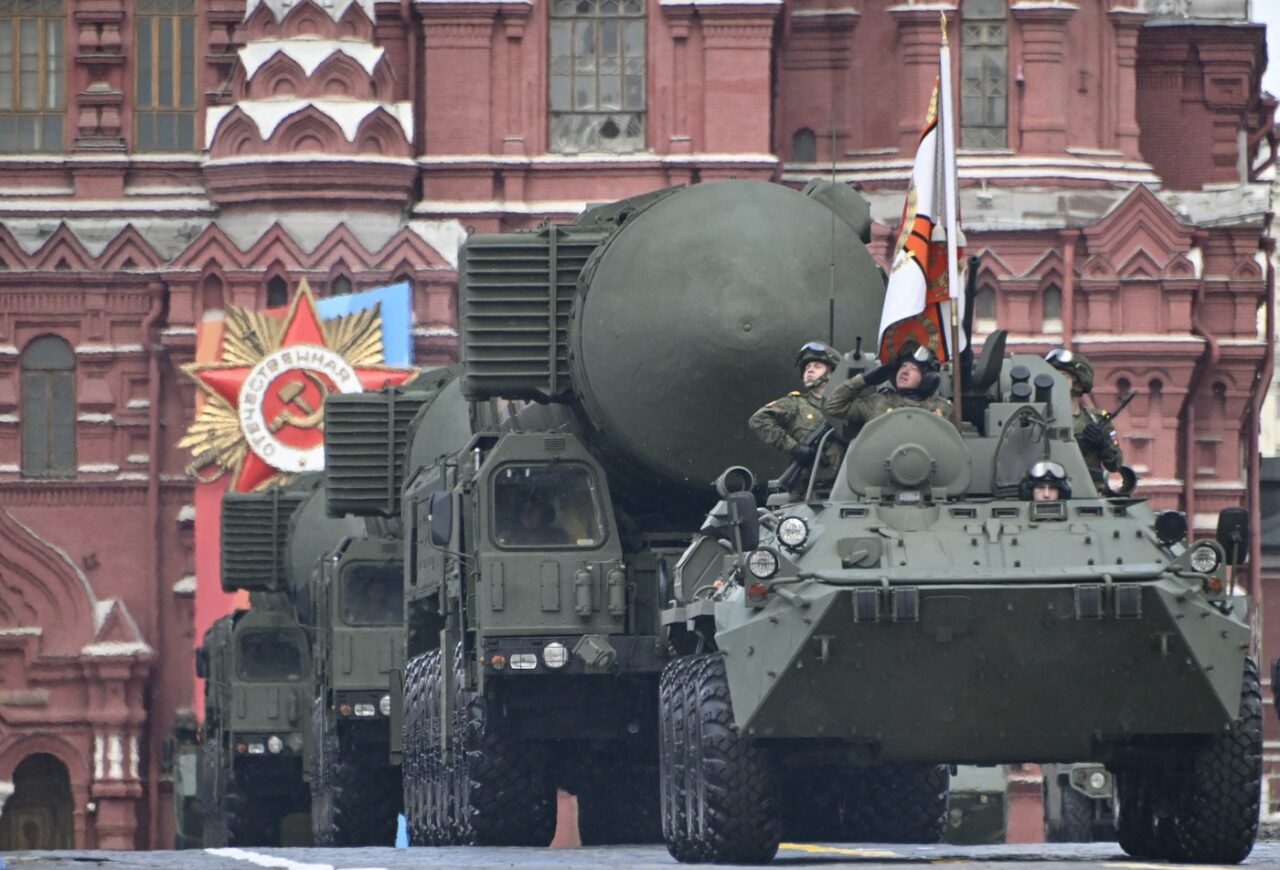 NATO nu este pregătit să facă față unui atac din partea Rusiei, spun oficialii suedezi. Kremlinul se pregătește financiar pentru un război de 10 ani