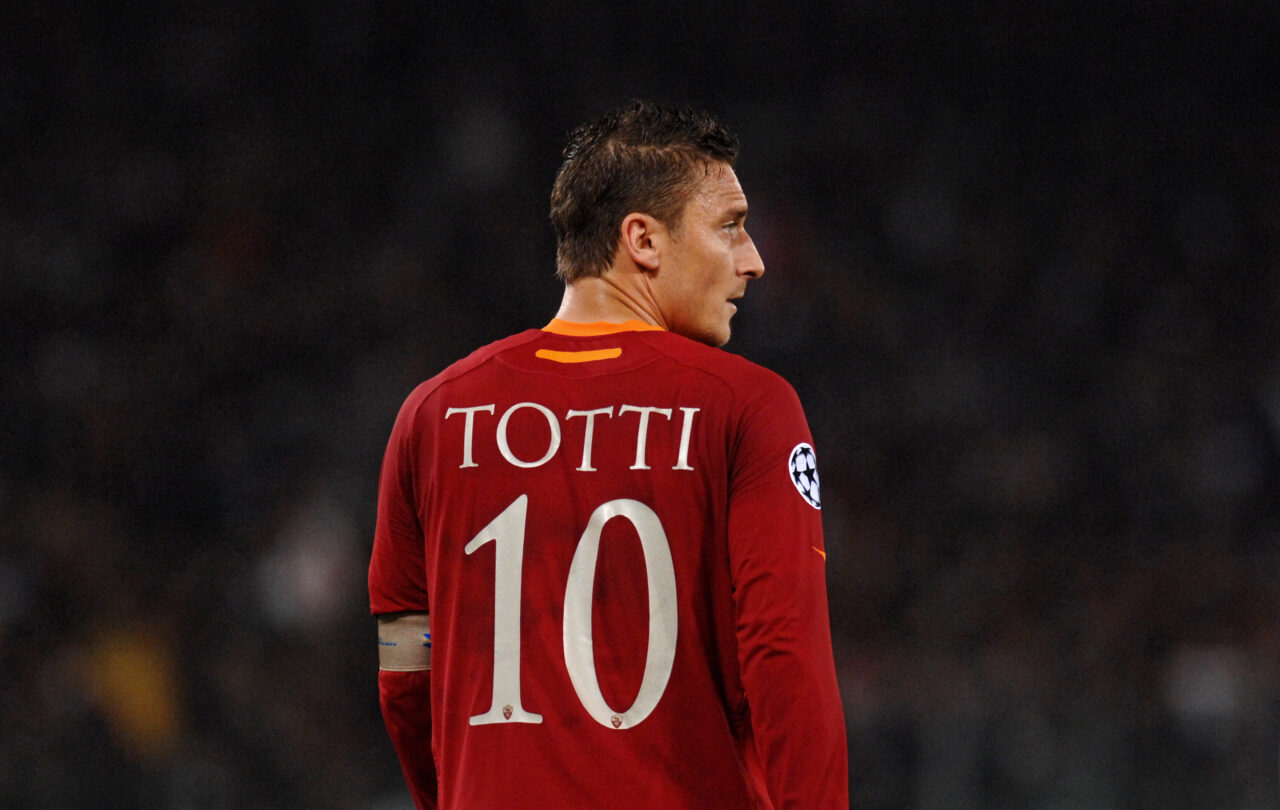Deși s-a retras din fotbalul profesionist, Francesco TOTTI a primit oferte de la echipe din Serie A. Când ar putea să revină
