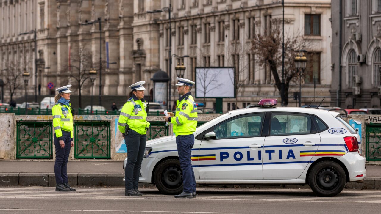 Tânăr de 21 de ani, JEFUIT în faţa unei săli de jocuri de noroc din București. Cum a rămas fără suma de 65.000 de lei