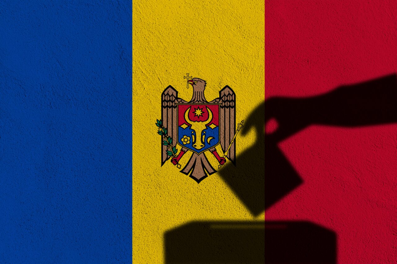 ALEGERI prezidenţiale şi referendum în Republica MOLDOVA. Totul despre votul din 20 octombrie. Secții de votare deschise în România pentru moldoveni
