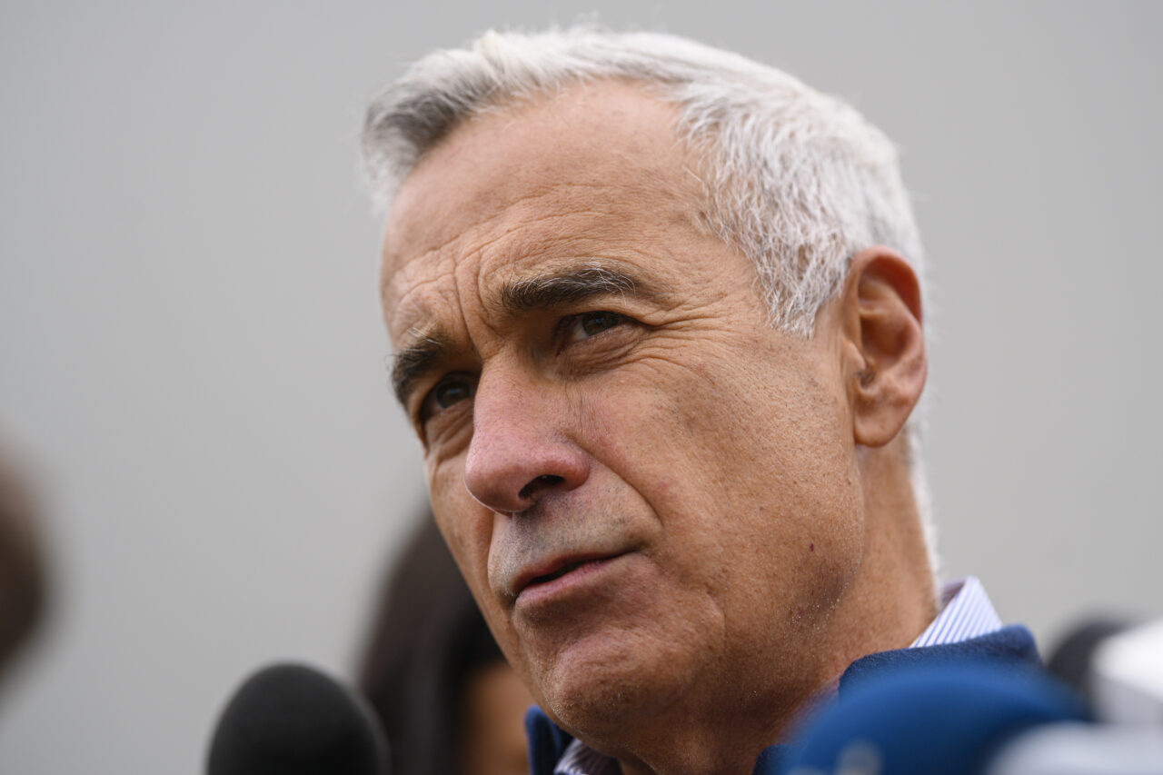Călin GEORGESCU, prima reacție după rezultatele EXIT POLL: Bogaţii sistemului au sărăcit, iar săracul popor român s-a îmbogăţit