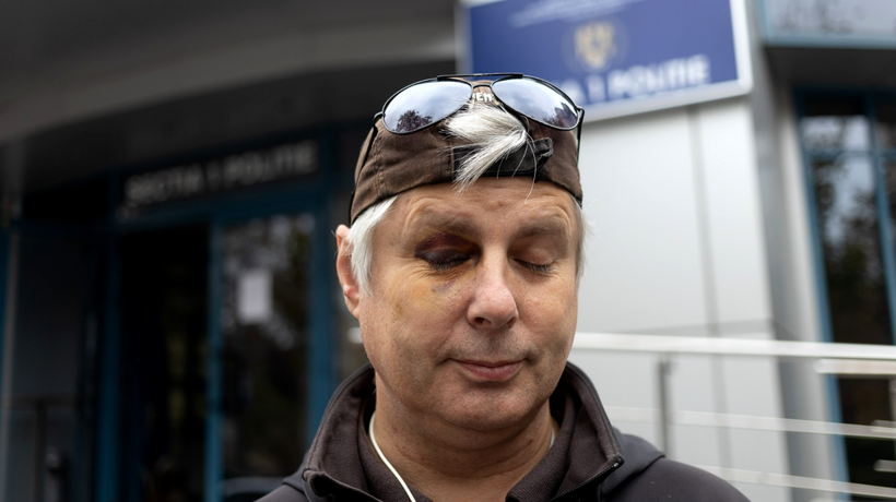 SCANDAL la „Jean Monnet” în ziua votului. Activistul Marian „Ceaușescu”, ridicat de jandarmi și dus la poliție. Reclamă că a fost bătut / REACȚII