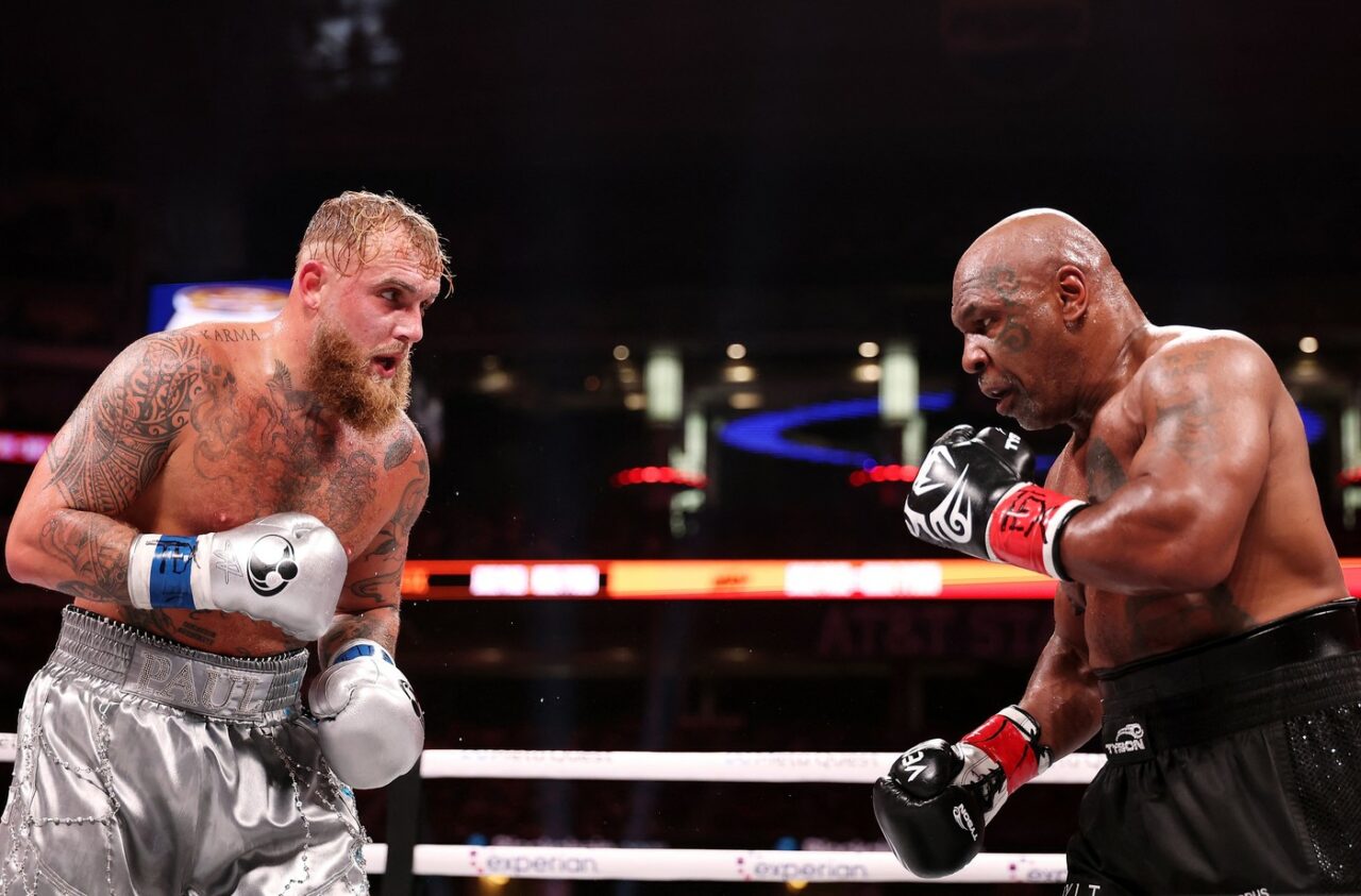 Mike Tyson a fost ÎNVINS de Jake Paul prin decizie unanimă