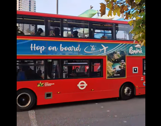 România se promovează pe autobuzele britanice