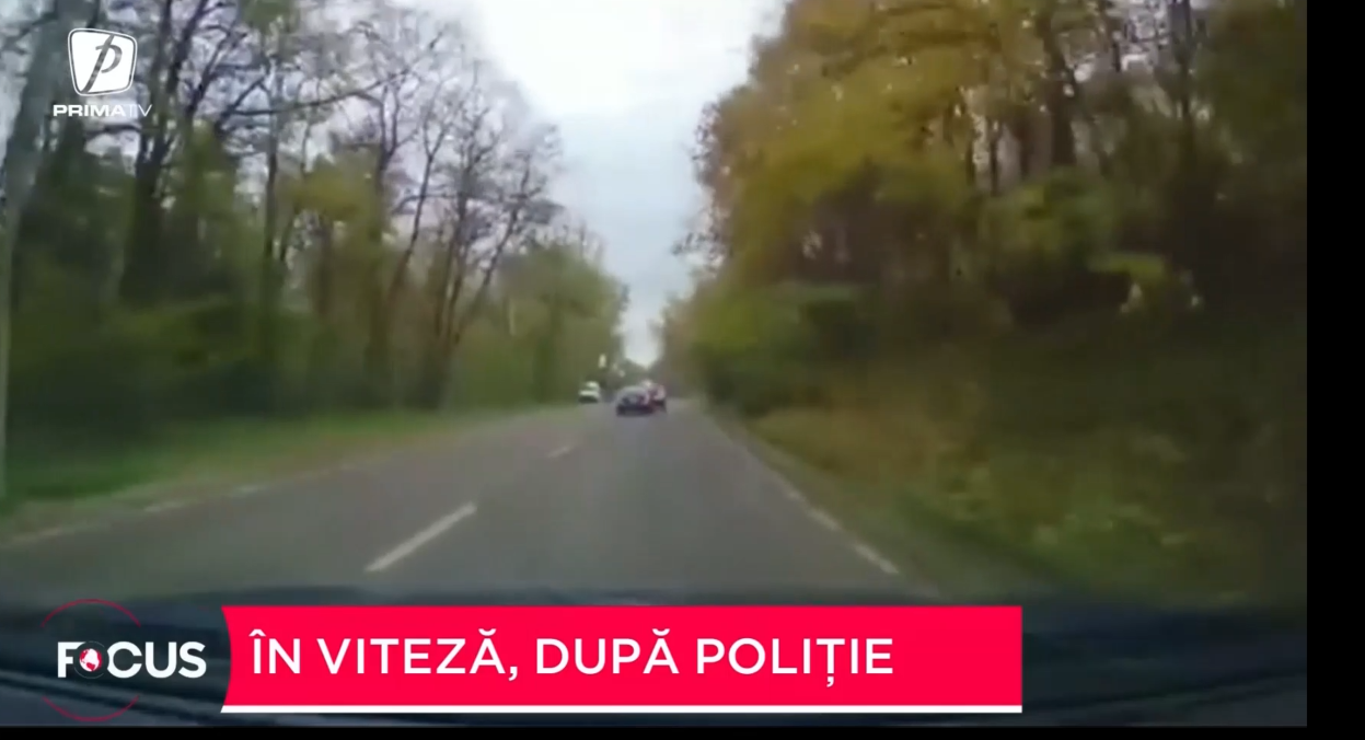 Un șofer din Suceava a crezut că mașina de poliție aflată în misiune îi deschide drumul și a gonit pe șosea. A rămas fără permis