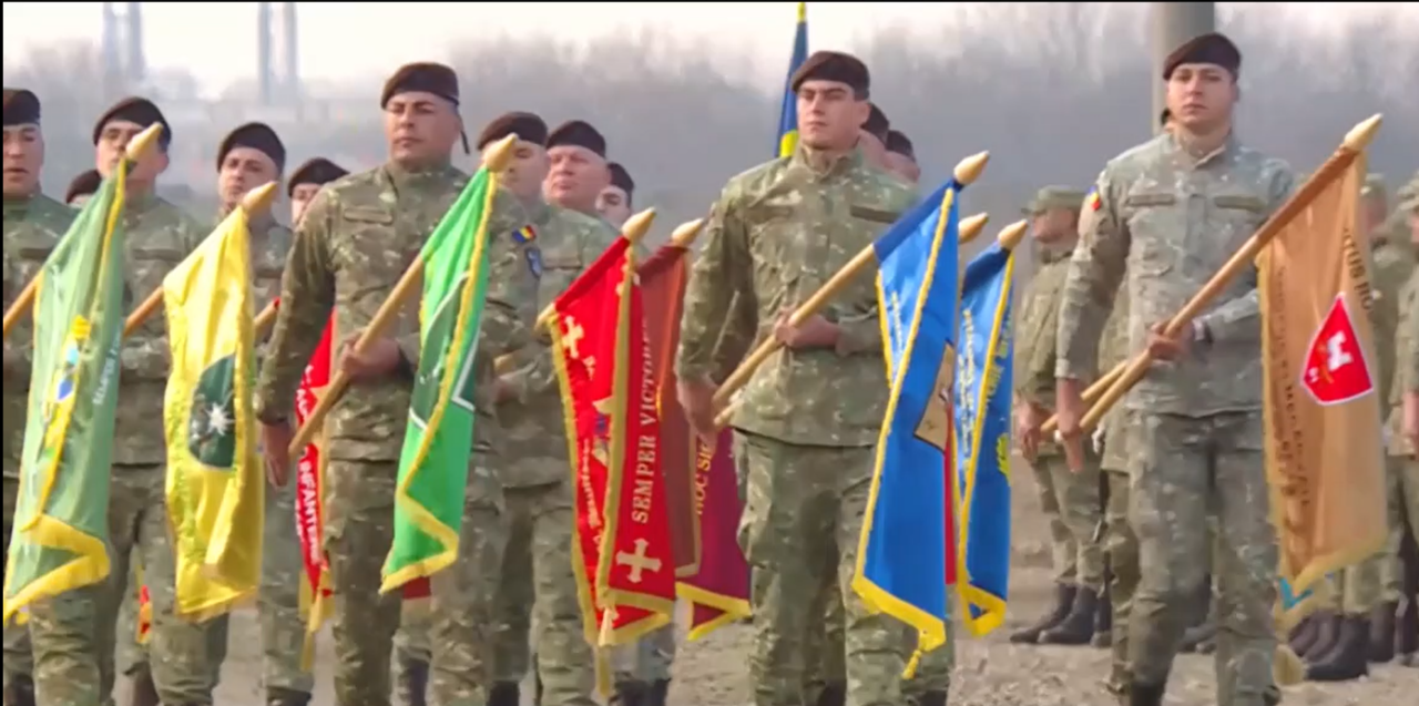 Moment în PREMIERĂ la parada de 1 Decembrie: Piața Arcul de Triumf, survolată de DRONE Bayraktar