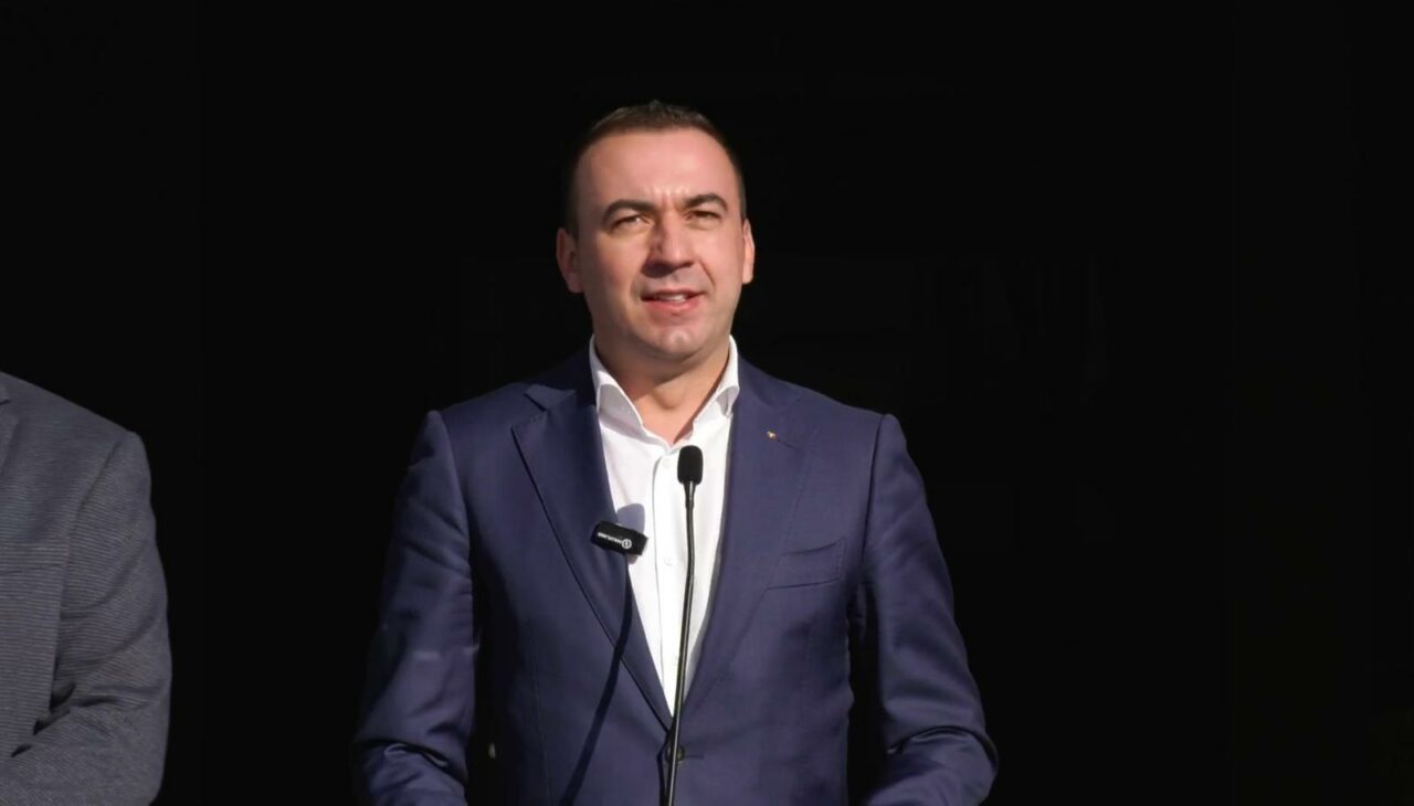 Stadion de peste 12.000 locuri la Bistrița / Bogdan Ivan: Investiție de 62 milioane de euro. Stadionul va putea găzdui meciuri UEFA