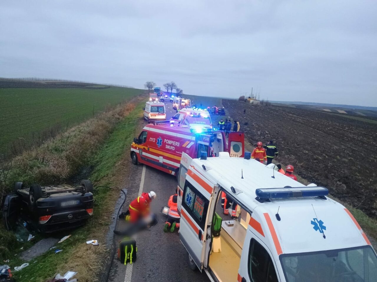 Accident TRAGIC pe DN2. 5 persoane au MURIT, printre care și un copil de 3 ani, în urma ciocnirii a două autoturisme